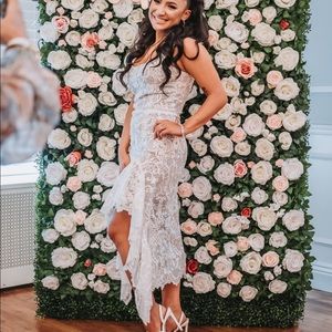 Tiffany blanc dress in white.